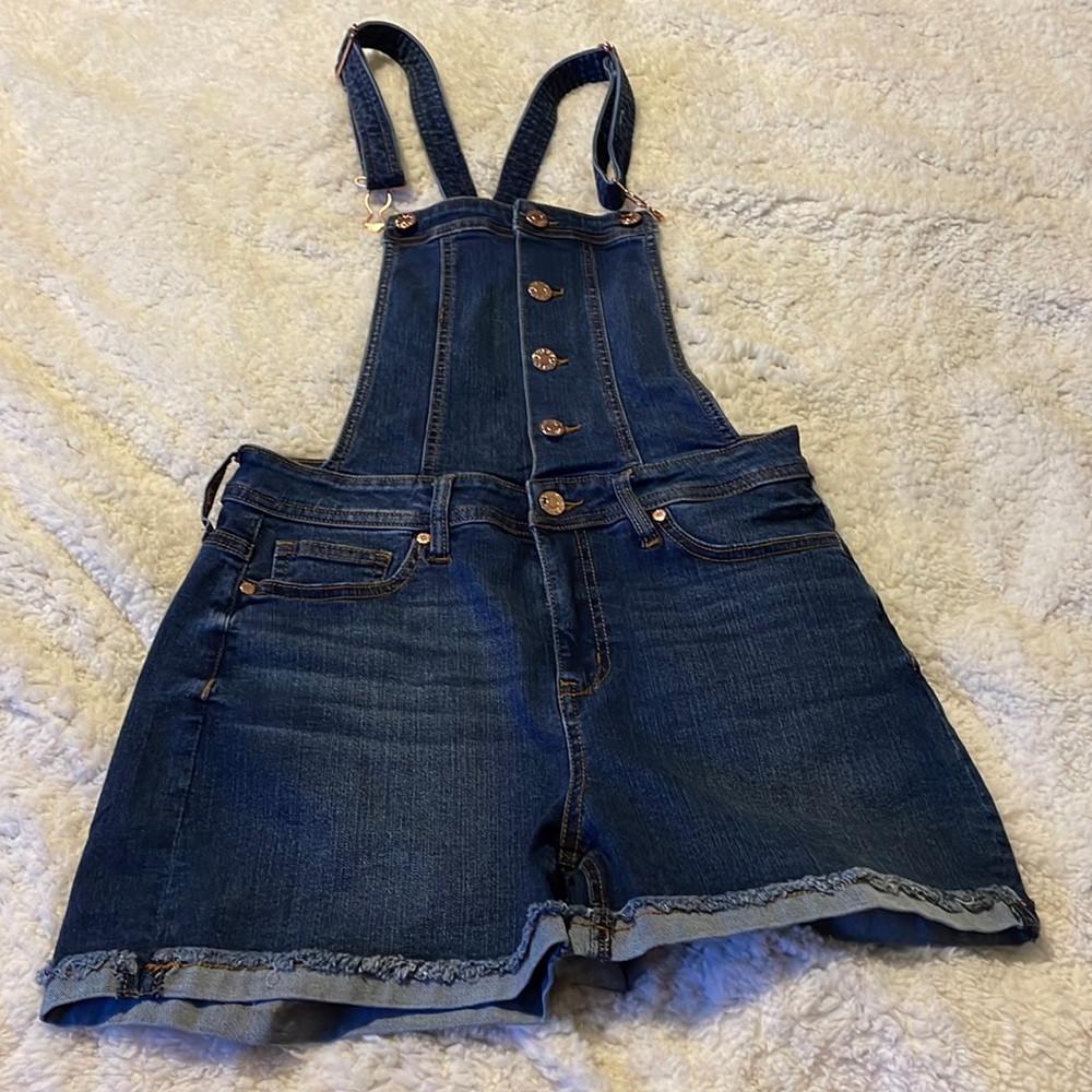 Guess overall shorts size 28